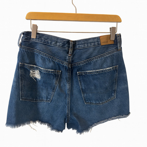 American Eagle Outfitters Women’s Distressed Denim Shorts. Size 8 - Picture 2 of 3